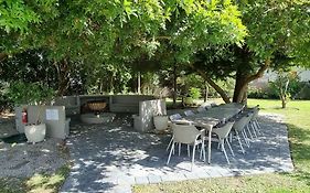 Beach House With Dstv & Wifi & Basic Housekeeping